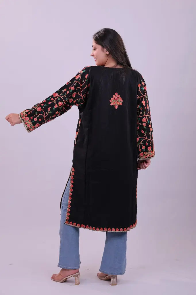 Noir Bloom Embroidered Kashmiri Pheran